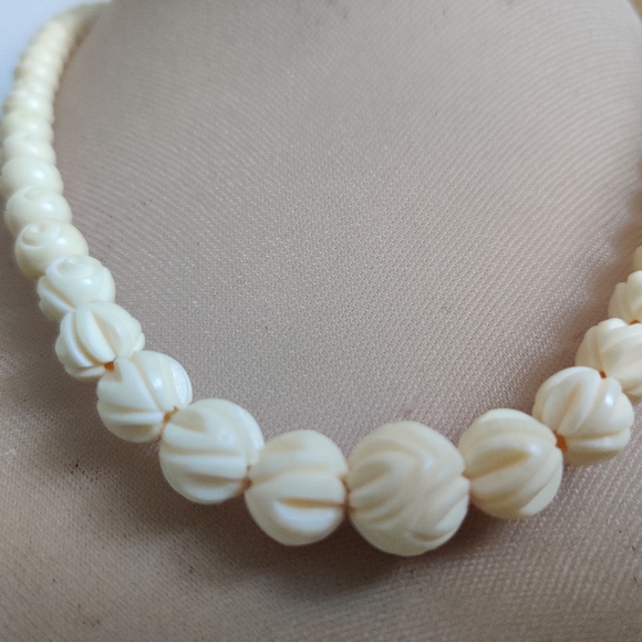 Vintage Vegetable Ivory Art Deco Necklace - Picture 8 of 16